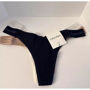 NEW Calvin Klein 3 Pair Multipack Ribbed Thongs Panties Medium